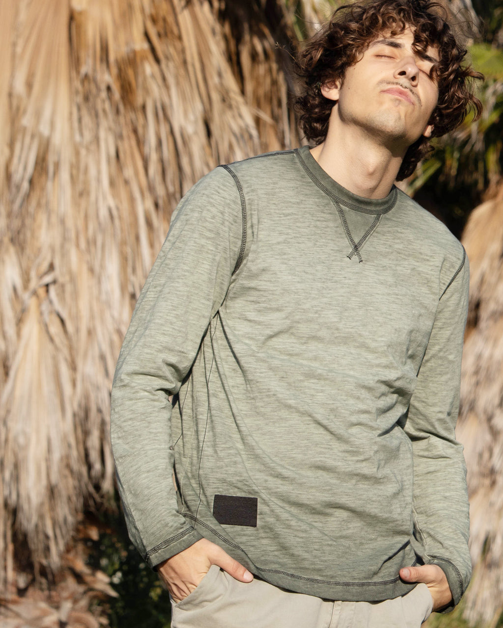NUEVO: camiseta de manga larga con cuello redondo y lavado vintage para hombre con dobladillo inferior curvado 